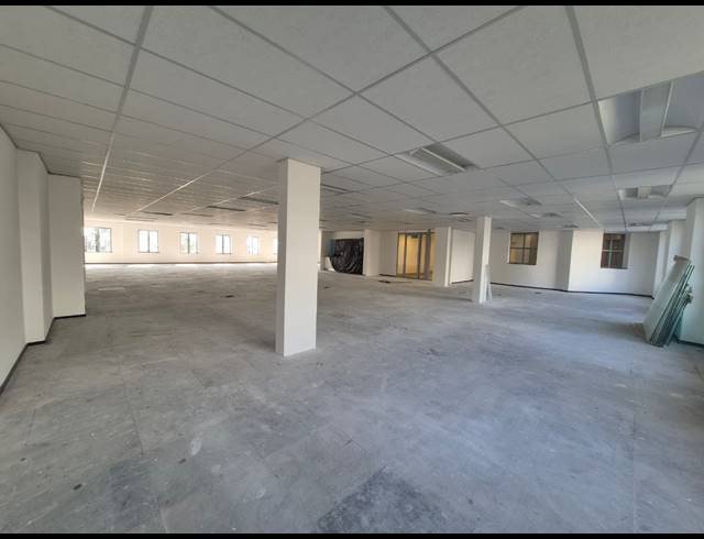 1,099M² OFFICE TO LET IN SANDTON CENTRAL